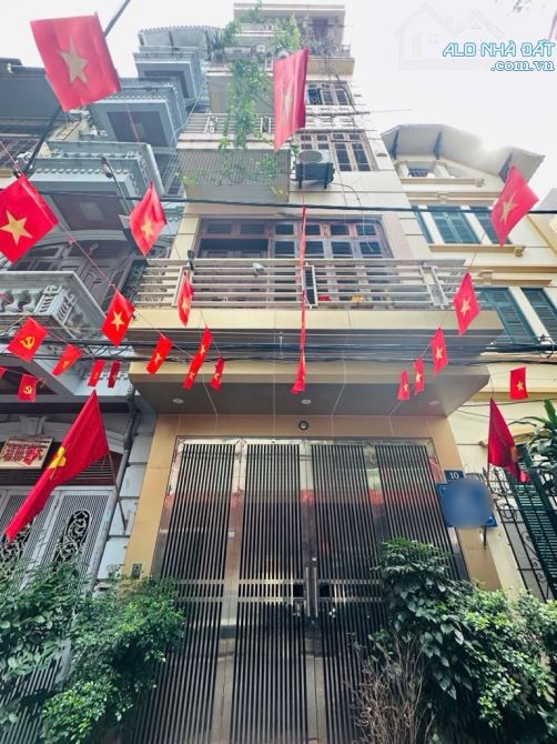 Bán Nhà chính chủ Phố Phan văn Trường 40m 5 Tầng Phân Lô