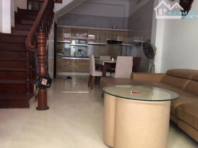 Bán nhà phố Phương Liệt, Thanh Xuân 35m2 x 5 tầng, mt 4,5m giá 12,6 tỷ.