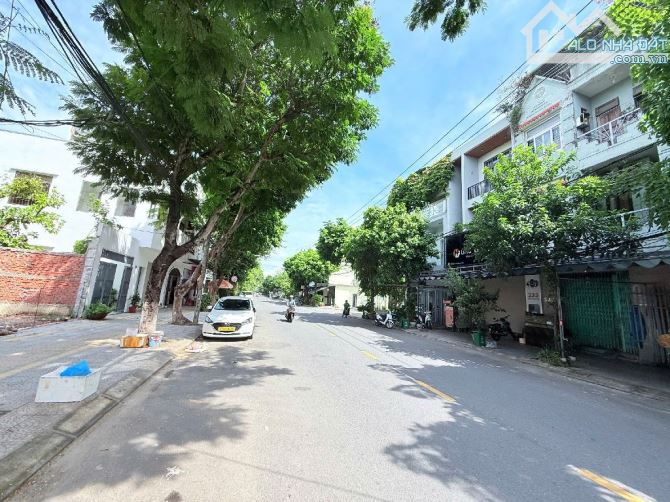 🎉🎉CHÀO BÁN LÔ ĐẤT MẶT TIỀN TẶNG NHÀ 2 TẦNG ĐƯỜNG 10,5m LỀ 4,5m, LÔ GÓC THOÁNG KẸP KIỆT 3