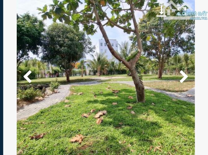 Ngũ hành sơn, nam việt á, Vila 3 tầng, 3 mặt đường, sân vườn, hồ bơi