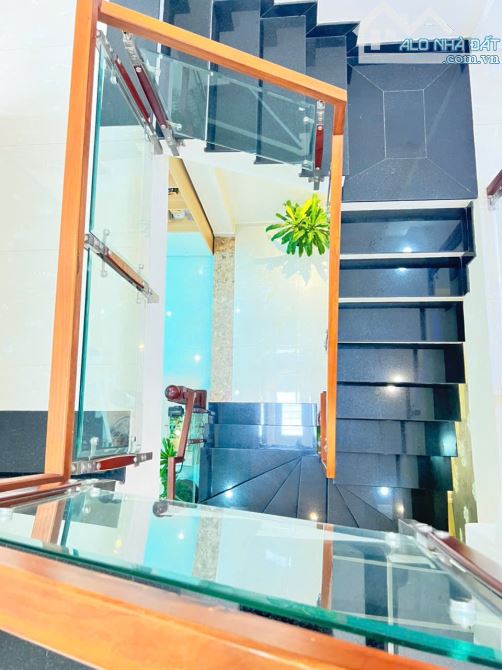 SIÊU PHẨM NHÀ LÊ DUẨN, 108m2, NGANG 6m, CHỈ CÓ 16 TỶY