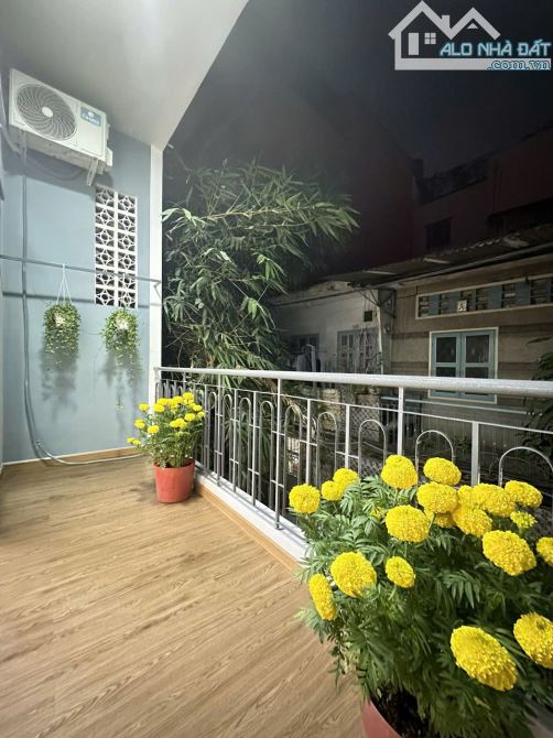 Siêu Duplex ban công siêu rộng - full nội thất - máy giặt riêng xịn xò quận 10
