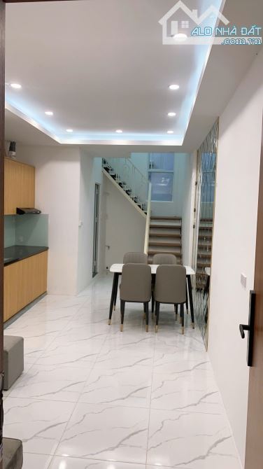 BÁN CĂN HỘ TẬP THỂ TẦNG 3 – NHÀ F, NGUYỄN TRÃI, THANH XUÂN. 68 M2 – 2PN. 2,6 TỶ