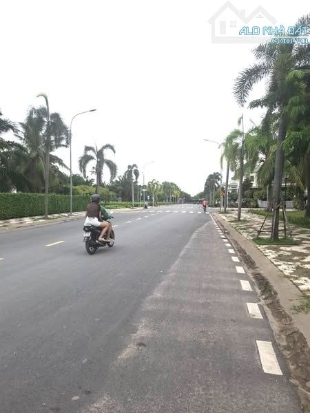 Siêu Hiếm, Nhà 3 Tầng Lô góc 3 Mặt tiền đường 20m AN PHÚ ĐÔNG 09, DT 442m2, ngang 15m.