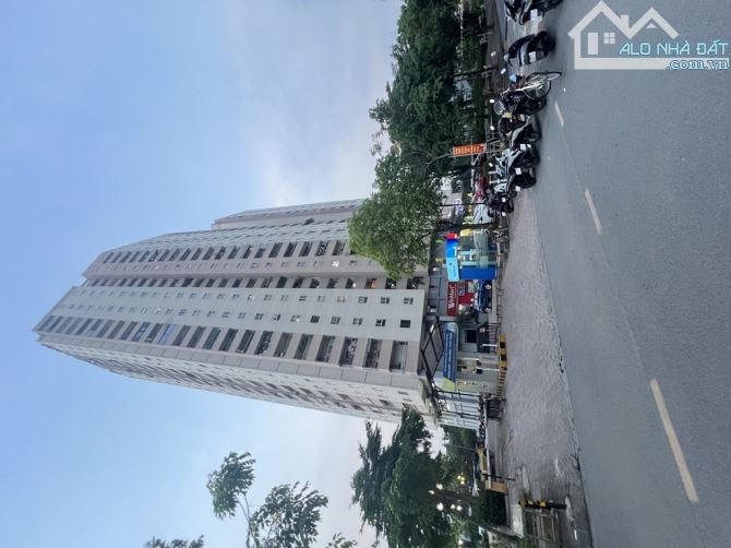 Cần bán căn chung cư Quân Đội Thạch Bàn 43m2, 1 phòng ngủ, view đẹp, thoáng, giá 2,76 tỷ