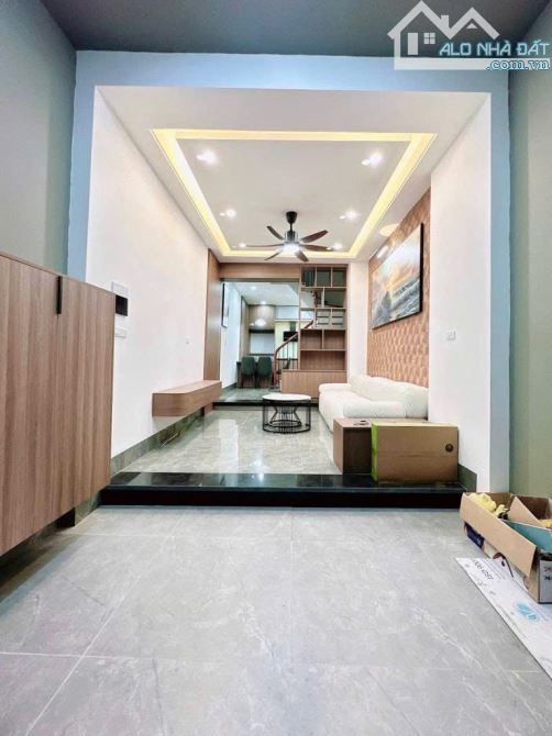Giá rẻ hơn tưởng tượng, Phố Bồ Đề - Long Biên OTO đỗ cửa 40m x 5T chỉ Nhỉnh nhẹ 7tỷ