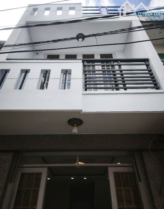 Bán nhà 3 tầng, 32m², Hẻm xe hơi, gần Hương Lộ 2, Lê Văn Quới, Ngã Tư Bốn Xã, chỉ hơn 3 tỷ
