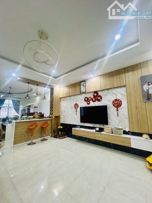 🏡 SIÊU PHẨM ĐẦU TƯ – NHÀ MẶT TIỀN NGUYỄN TỬ LỰC, P8, ĐÀ LẠT