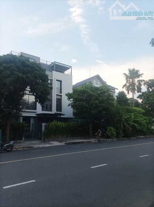 Bán gấp Biệt Thự 4 TẦNG 2 MẶT TIỀN Đ SỐ 23 KHU NAM THÔNG Q7