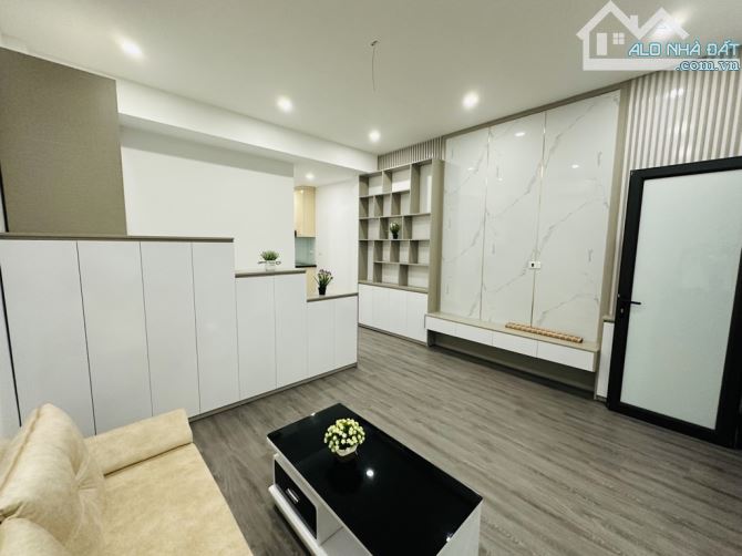 HOT! TẬP THỂ TRUNG TÂM NGUYỄN TRÃI – SỔ 16m² – DÙNG 45m² – FULL ĐỒ MỚI ĐẸP