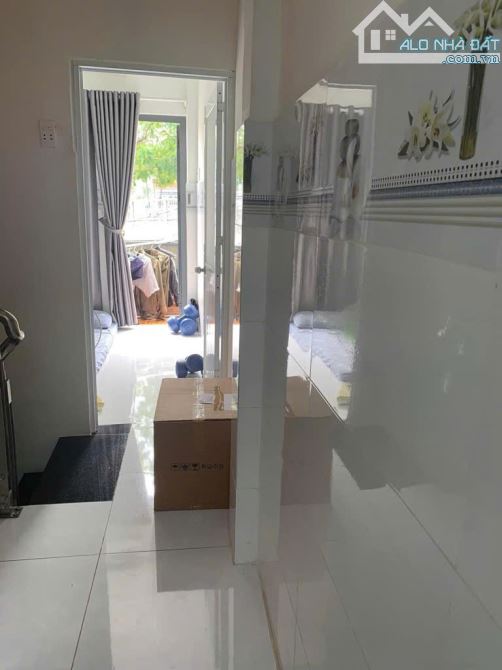 XE HƠI ĐẬU TRƯỚC CỬA QUẬN 7. MUA BÁN GÌ CŨNG ĐƯỢC, CHO THUÊ DÒNG TIỀN 12TR - 1