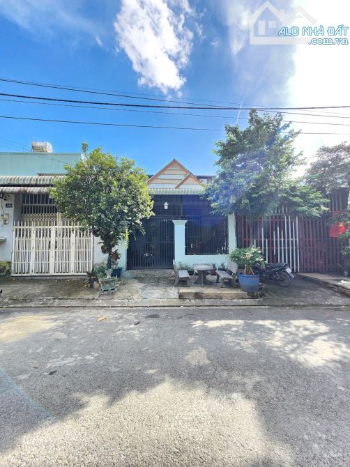 3,25Tỷ TL🔥Bán nhà cấp Bốn 90,8m2 KDC gần đường Bùi Thị Xuân, p.Tân Bình, Tp.Dĩ An