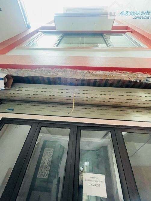 Bán nhanh nhà Trại Cá 40m, 4 tầng thang máy, siêu thoáng – Giá 9 tỷ