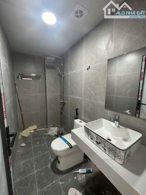 Bán nhà Ngõ 49 thuý lĩnh _ 3 bước ra ô tô_ diện tích 40m2