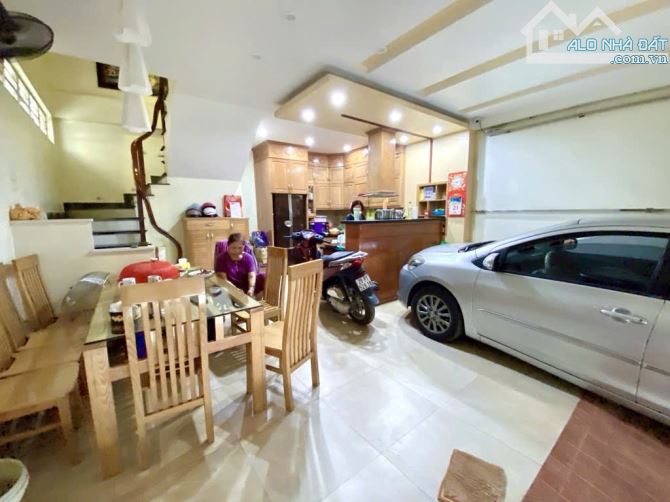 CHÍNH CHỦ CẦN BÁN NHÀ PHỐ NGUYỄN HOÀNG – LÔ GÓC – GARA Ô TÔ – KD SẦM UẤT 55m² x 5T, MT 6m,