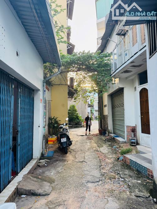 Bán nhà 46.6 m² trên sổ 2.6m x 8.3m nở hậu 6m P15 Tân Bình Hẻm thông 3.55 tỷ bớt ít