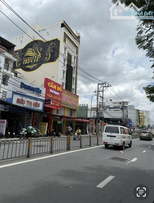 Bán nhà 8 phòng trọ,ngang 5M dài 22m,hẻm 1 sẹc,đường Nguyễn Thị Thập Quận 7,nhỉnh 9 tỷ