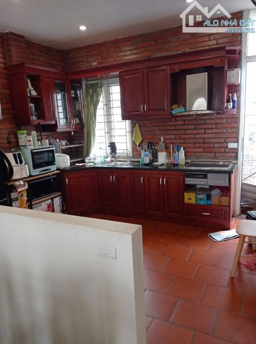 Cho thuê nhà  ngõ 57, ngay cổng chợ Vĩnh Tuy, 40m2 x 4 tầng KD on, ở gđ, nhóm