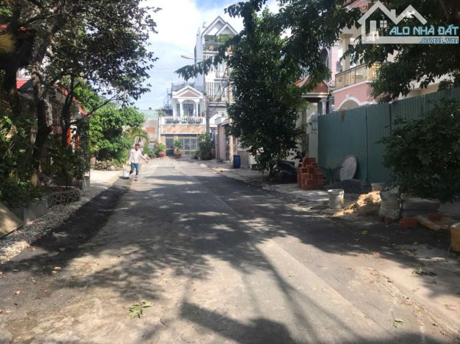 NHÀ ĐẸP CHO ĐẠI GIA, HXT NGANG 9m BỀ THẾ. VỊ TRÍ VÍP LÊ VĂN KHƯƠNG. SHR FULL THỔ
