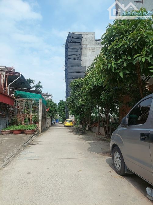 Giảm sốc gần 2 tỷ bán nhanh mảnh đất mặt ngõ quận Tây Hồ, ô tô, 2 thoáng, 70m, giá 9.8 tỷ.