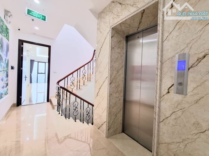 Bán toà nhà mặt phố Nguyễn Xiển 7 tầng thang máy, 50m giá nhỉnh 30 tỷ.