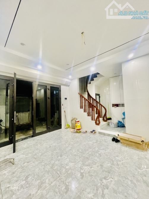 SIÊU PHẨM BÁT KHỐI_LONG BIÊN: 6 TẦNG THANG MÁY_20M RA ĐƯỜNG Ô TÔ_MẶT TIỀN 6,3M_GIÁ 8 TỶ 8