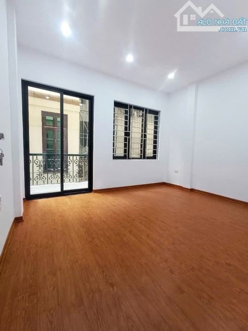 Bán nhà Lê Trọng Tấn ngõ ô tô tránh thông các ngả nhà  phân lô quân đội vuông đẹp 2 thoáng