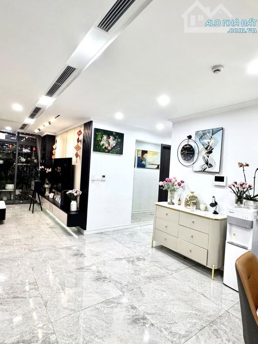 THÁP A SKYLINE VĂN QUÁN_BIỆT THỰ TRÊN CAO_CĂN GÓC_VIEW HỒ_FULL NỘI THẤT_136M2*3 NGỦ*12TỶ