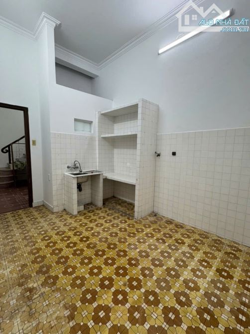 CHO THUÊ NHÀ NGUYÊN CĂN – LÔ GÓC 2 MẶT ĐƯỜNG Ô TÔ TRÁNH – NGUYỄN SƠN, LONG BIÊN