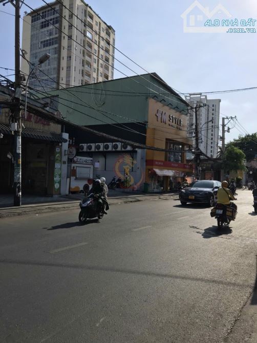 150 tỷ! Bán MT Đ. Ung Văn Khiêm Q. Bình Thạnh – 10x53m – HDT 110 tr/th.