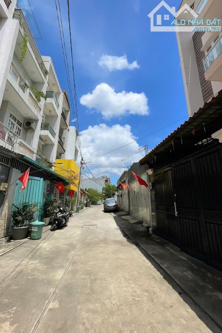 Bán nhà 4 tầng BTCT, 81m2, hẻm 8m ô tô ngủ trong nhà, Emart Phan Huy Ích, Gò Vấp, 6 tỷ 5 +
