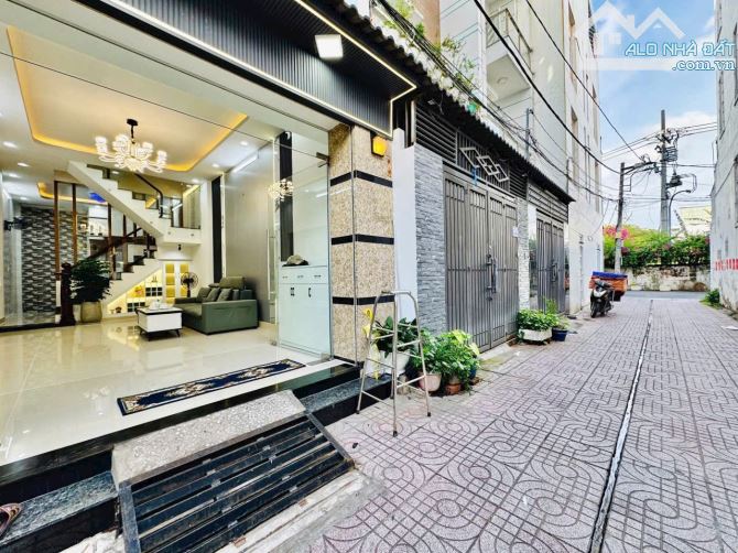 Hẻm xe tải đậu cửa - vị trí đẹp ngay sau căn mặt tiền,khu đồng bộ toàn nhà cao tầng