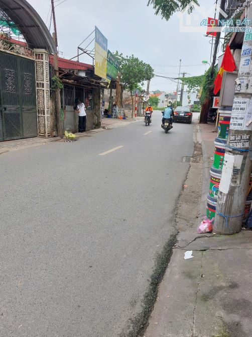 Bán đất Bắc Cầu 3, Ngọc Thụy, 50m², hơn 5 tỷ, tặng GPXD, sổ đẹp như tờ A4, ngõ nông,ô tô