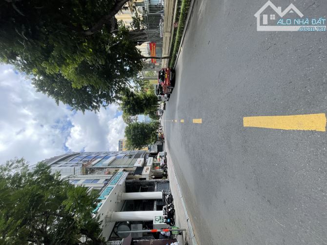 Bán nhà Phường Sài Gòn Quận 1- 40m2- Tiện xây mới- Sau lưng căn MT- Sổ hồng A4- Chính Chủ - 2