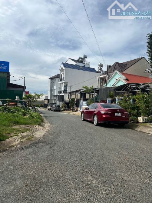 Cần bán lô góc 280m2ngay KQH Nguyên Tử Lực Khu Dân trí cao.thích hợp xây villa nghỉ dưỡng