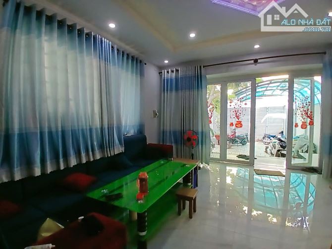 Nhà 2 Mặt Tiền giáp Lã Xuân Oai Gần Chợ Tăng Nhơn Phú A, Dt 171m2, Ngang 5.5m, 12.5 tỷ