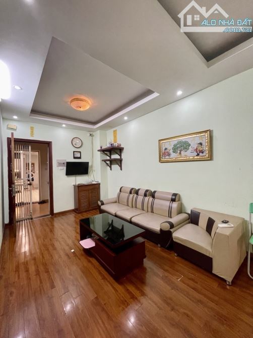 Chung cư Nam Trung Yên 60m², 2 ngủ, full nội thất, giá chỉ 4,65 tỷ