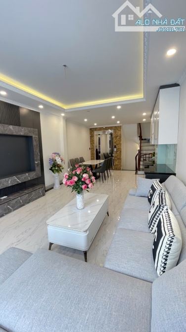Bán nhà Đỗ Ngọc Du 30m2 nhà đẹp căn hộ gần phố cổ sổ đẹp 7.6 tỷ