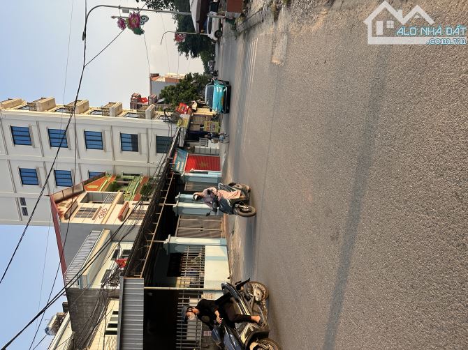 BÁN 80m2 ĐẤT GẦN NHÀ THI ĐẤU ĐÔNG ANH, Ô TÔ ĐỖ CỬA CHỈ 7X TRIỆU/m2.