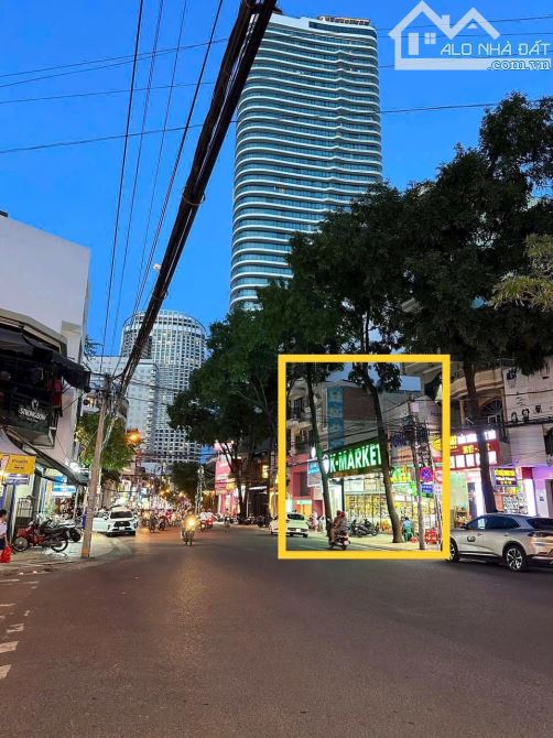 BÁN LÔ ĐẤT CHIỀU NGANG 10m , ĐANG CHO THUÊ 110 TRIỆU / THÁNG , ĐƯỜNG NGUYỄN THỊ MINH KHAI
