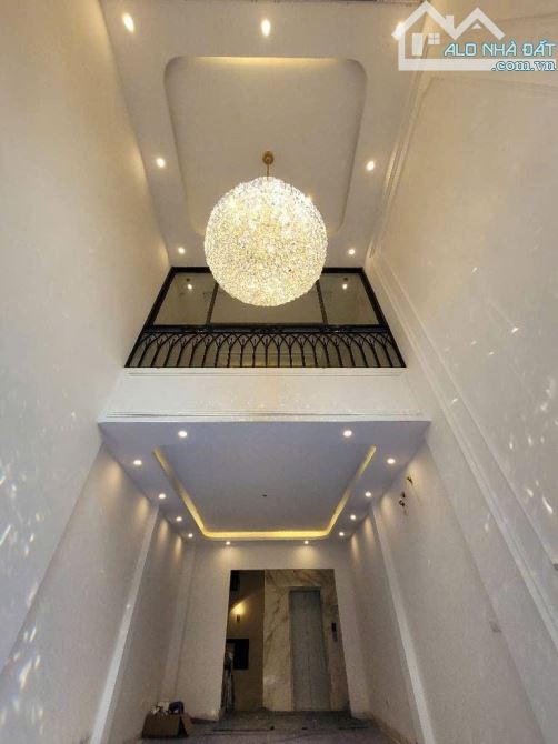 🌟NHÀ ĐẸP VIỆT HƯNG-ÔTÔ ĐỖ CỬA- NHÀ DÂN XÂY 40M x 5TẦNG MỚI KÍNH KOONG GIÁ NHỈNH 6TỶ. CỰC