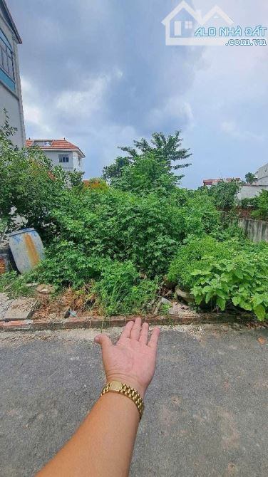 Bán Đất 91m2 - Lô Góc 8.8TỶ -  Đặng Xá- Gia  Lâm