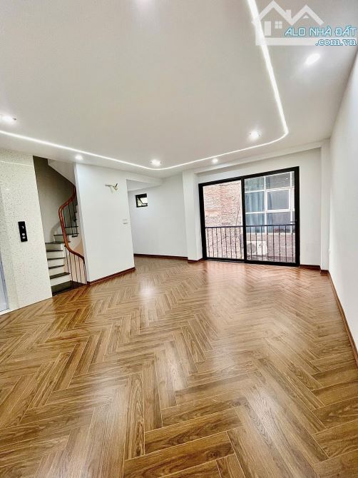 BÁN NHÀ NGÕ 30 CÁT LINH, ĐỐNG ĐA 7 TẦNG THANG MÁY, XÂY MỚI 44m2 MT 5m 16,5 tỷ.