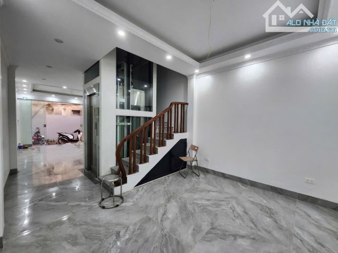Phố Xuân Đỉnh- 45m2 - 6tầng,  thang máy, ngõ rộng thông thoáng, moning vào nhà