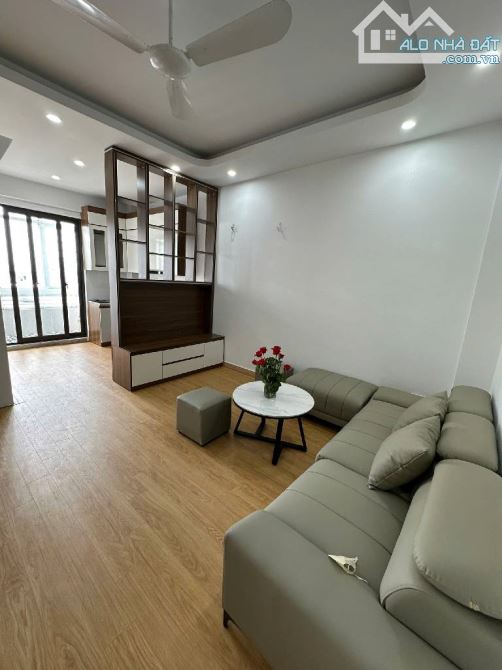 Bán chung cư - Hoàng Mai - 2 ngủ - hơn 3 tỉ có thương lượng