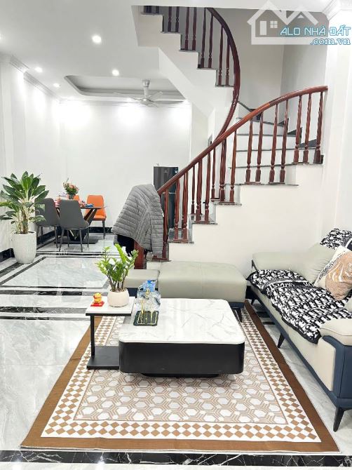 NHÀ THẠCH BÀN – 2 MẶT THOÁNG – TƯƠNG LAI SÁT MẶT PHỐ - DT: 40M2; MT: 4,5M