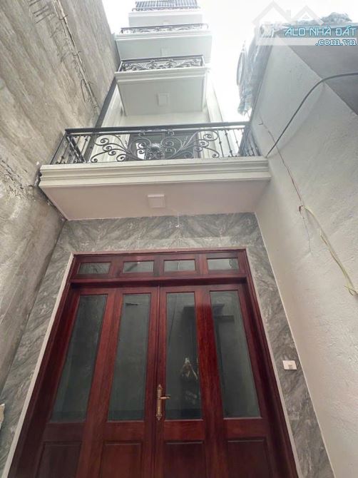 Thạch Bàn - Xây mới độc lập - Cách 1 nhà ra ô tô thông - 42m chỉ hơn 6 tỷ