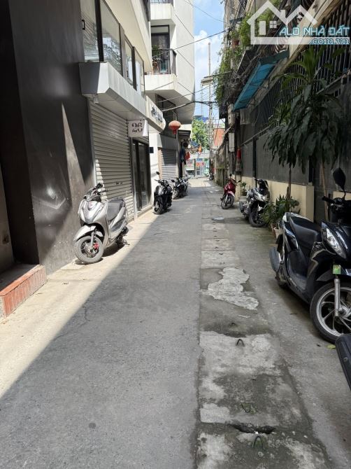 Bán Gấp!!! Nhà mặt ngõ 327 phố Vũ Tông Phan-38m2,4T- Hơn 8 TỶ-30m ra phố
