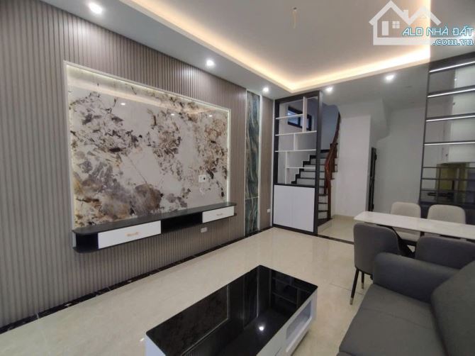 SIÊU PHẨM HIẾM - NHÀ ĐẸP FULL NỘI THẤT - GIÁ RẺ TRUNG TÂM THANH XUÂN.