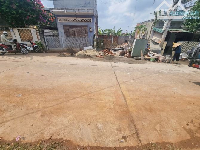 BÁN ĐẤT MẶT TIỂN KINH DOANH ĐINH CÔNG TRÁNG -  BMT - ĐAKLAK 2 Tỷ 850 Triệu